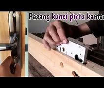 Cara Memasang Slot Kunci Lemari Akako 3 Pintu Minimalis